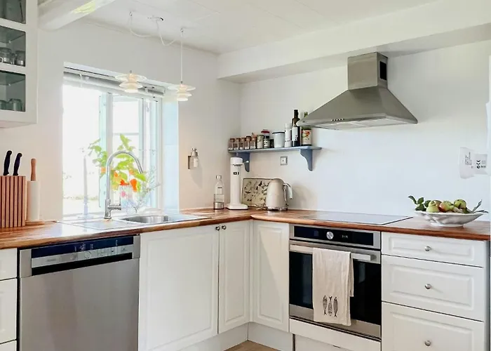 Holiday home Idyllic Thatched With Sea View *