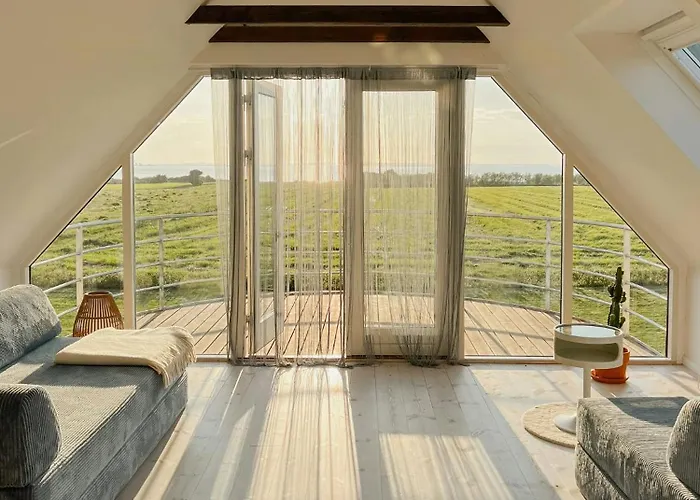 Holiday home Idyllic Thatched With Sea View