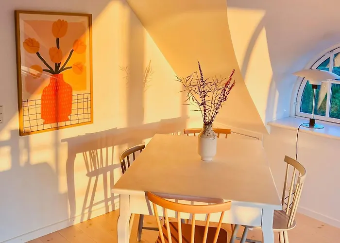 Holiday home Idyllic Thatched With Sea View Humble