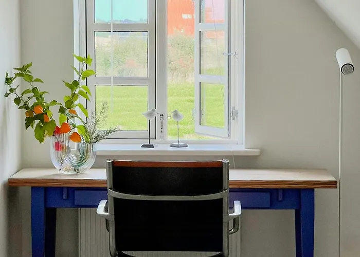 Дом отдыха Idyllic Thatched With Sea View *