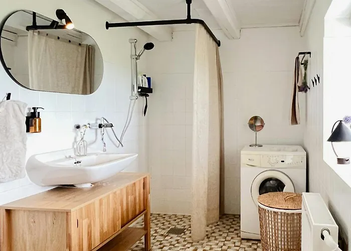 Holiday home Idyllic Thatched With Sea View *