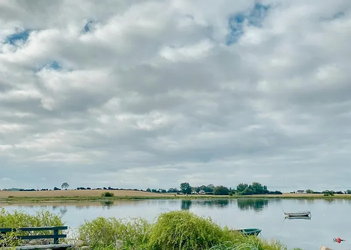 Holiday home Idyllic Thatched With Sea View Humble